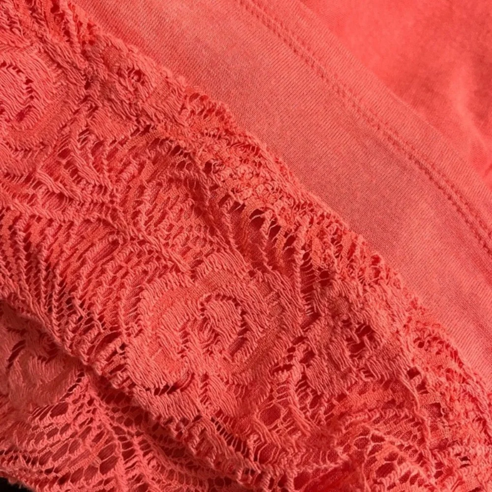 Leo Nicole~Women’s Lace Coral Blouse XL – Romantic, Soft, Flowy - Picture 9 of 9